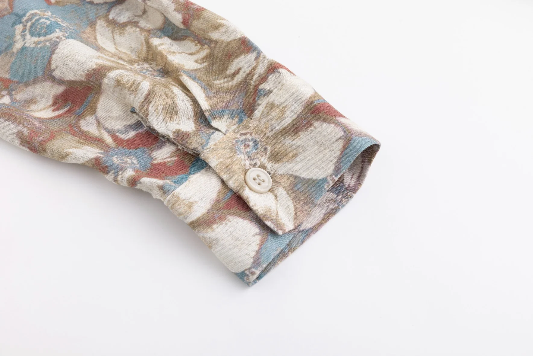 Antique Floral Printed Linen Blouse - Image 4