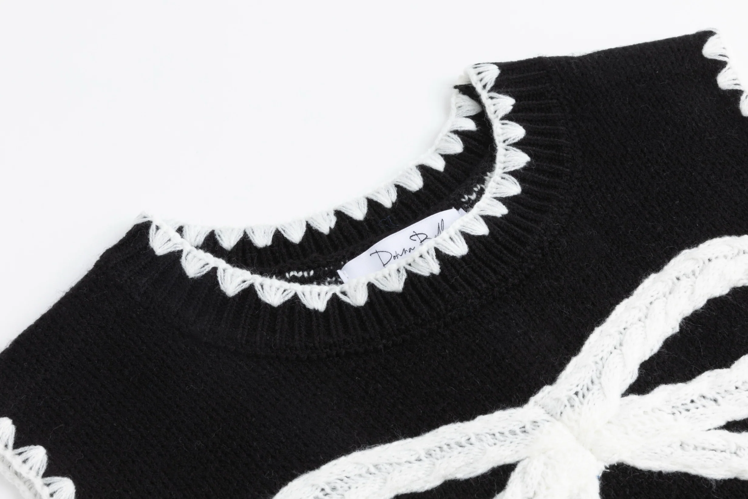 Black Knit Vest With White Embroidered Bow - Image 4