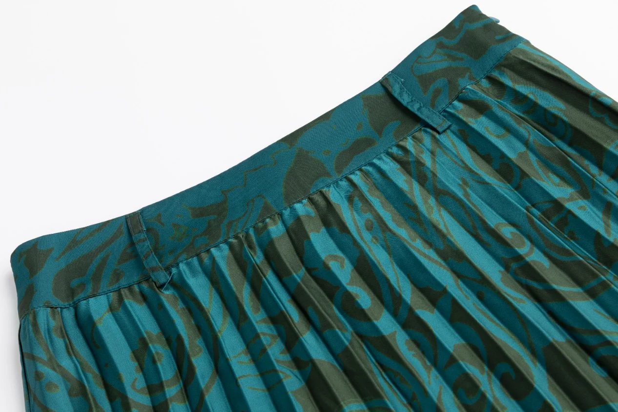 Blue And Green Pleated Printed Skirt - Image 4