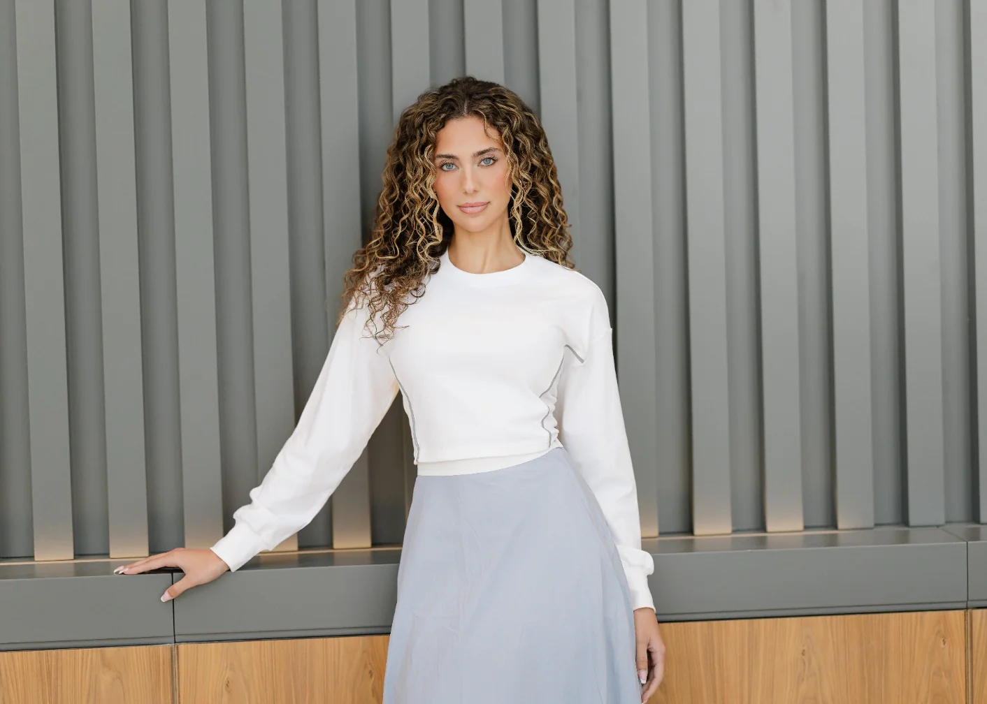 Cropped Piping Top - White/Grey - Image 3