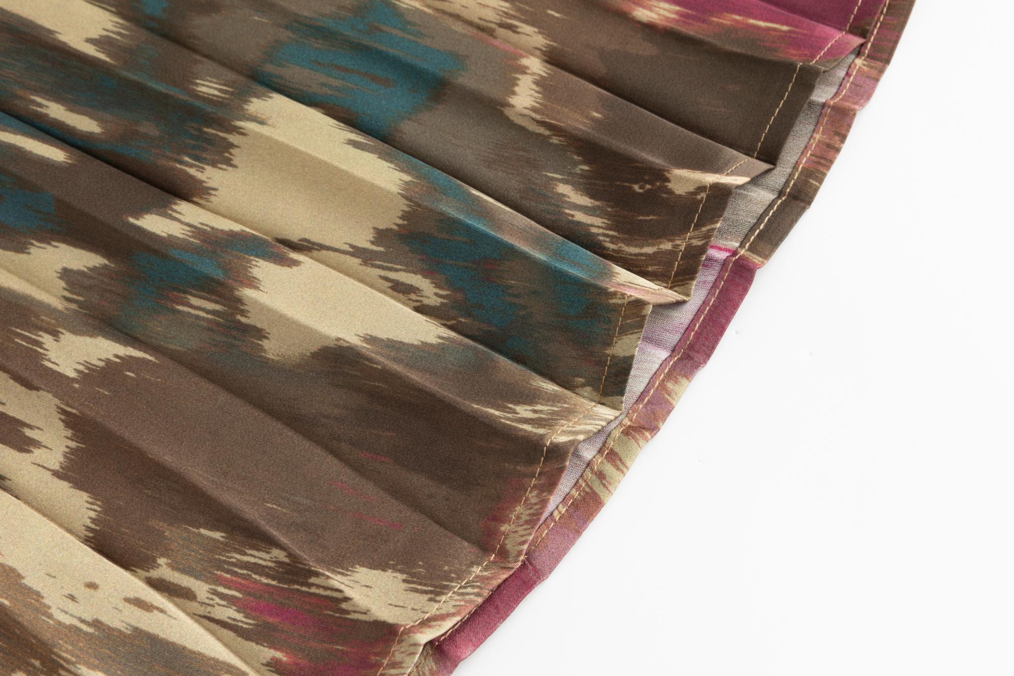 Gold Printed Pleated Skirt - Image 5