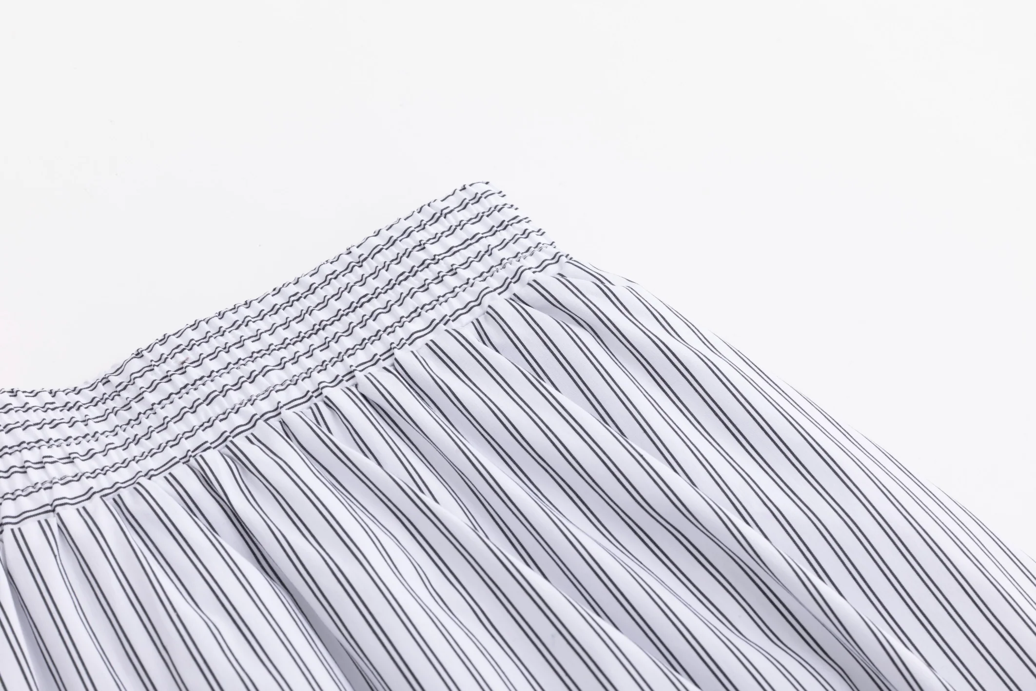 Grey And White Skirt - Image 4