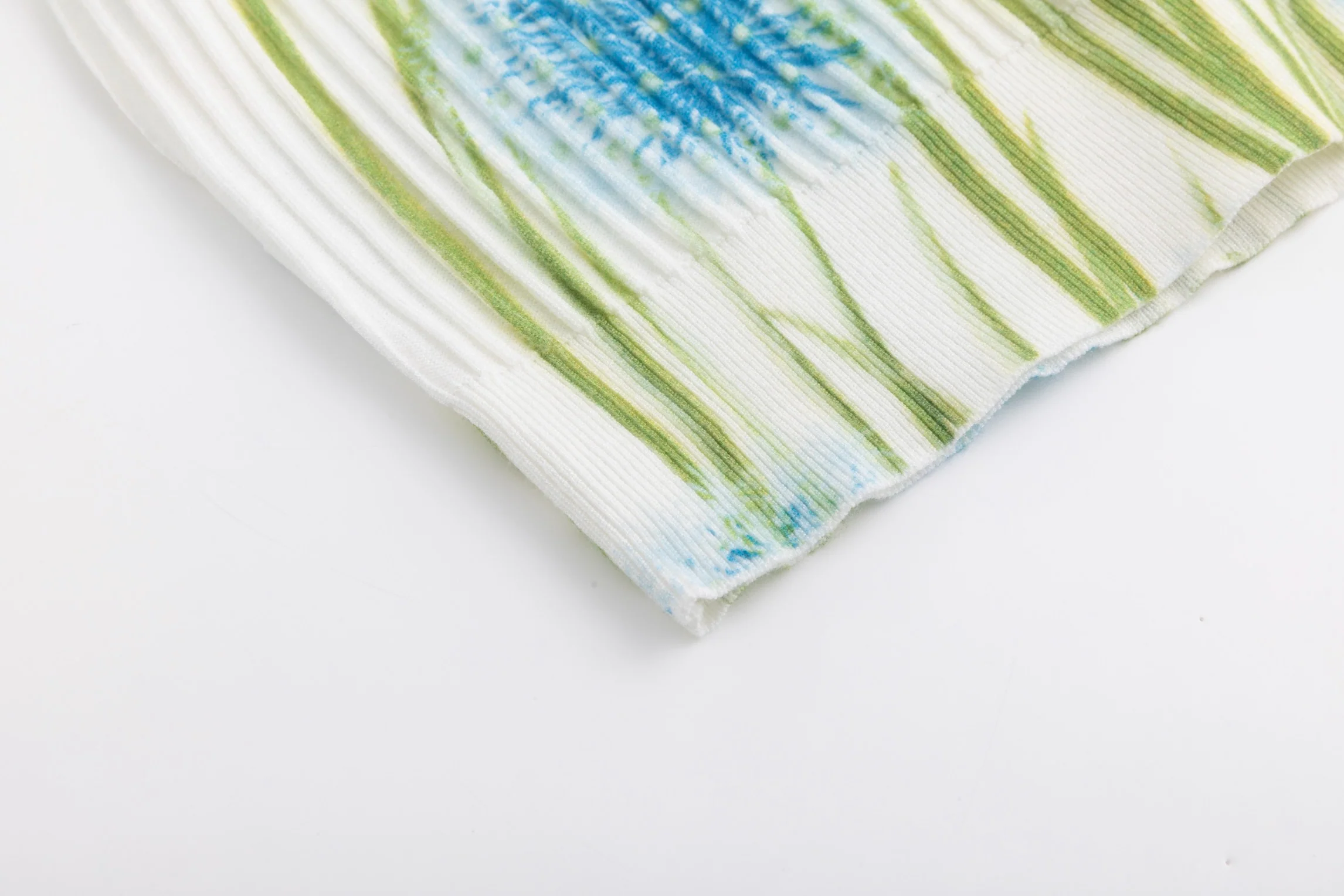 Knit Top With Blue Floral Print - Image 5