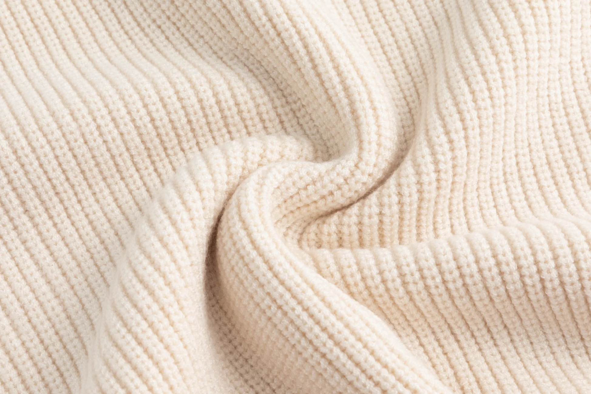 Off White Knit Vest With Colored Striped Ribbing - Image 6