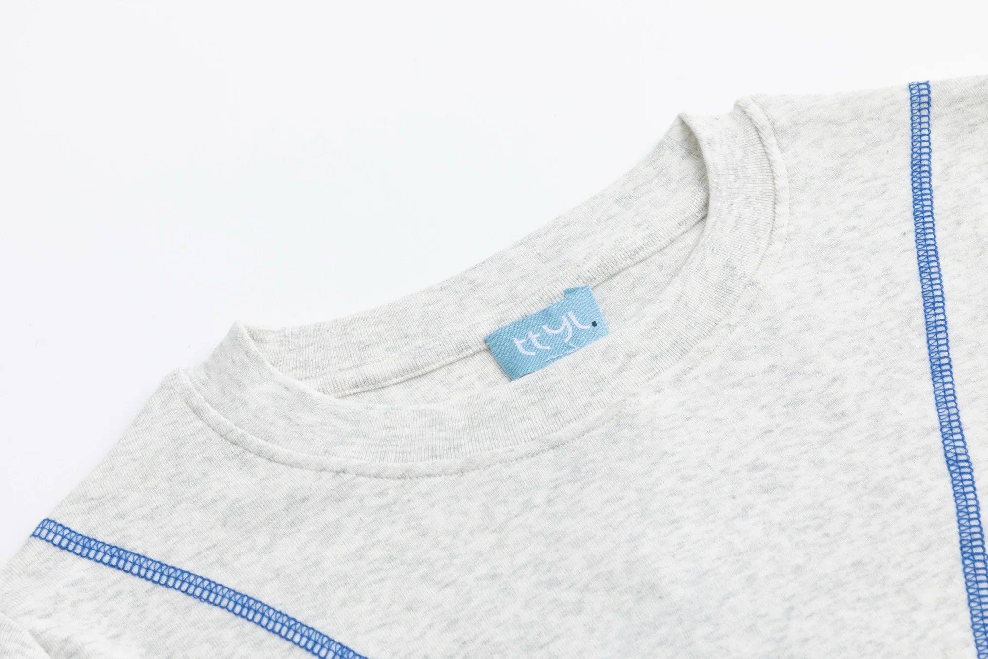 Thumbhole Criss-Cross Exposed T-Shirt - Light Grey - Image 4