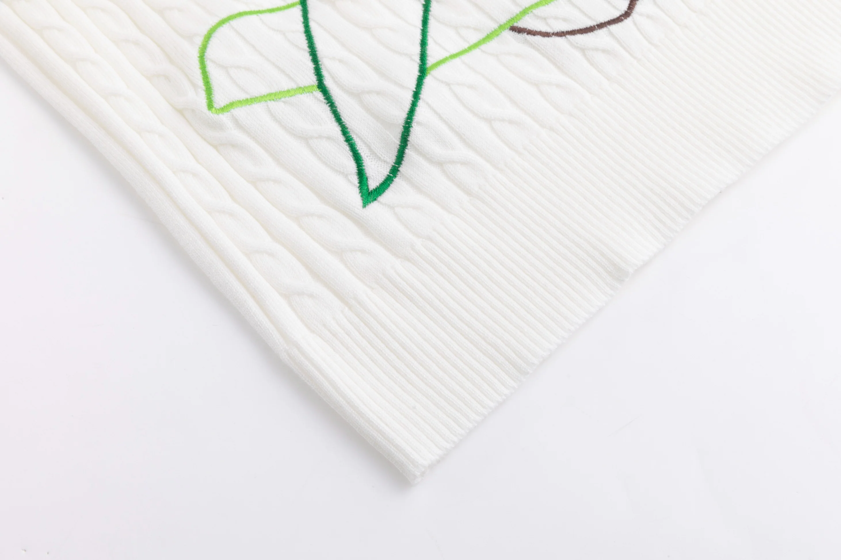 White Cable Knit Vest With Embroidery - Image 6