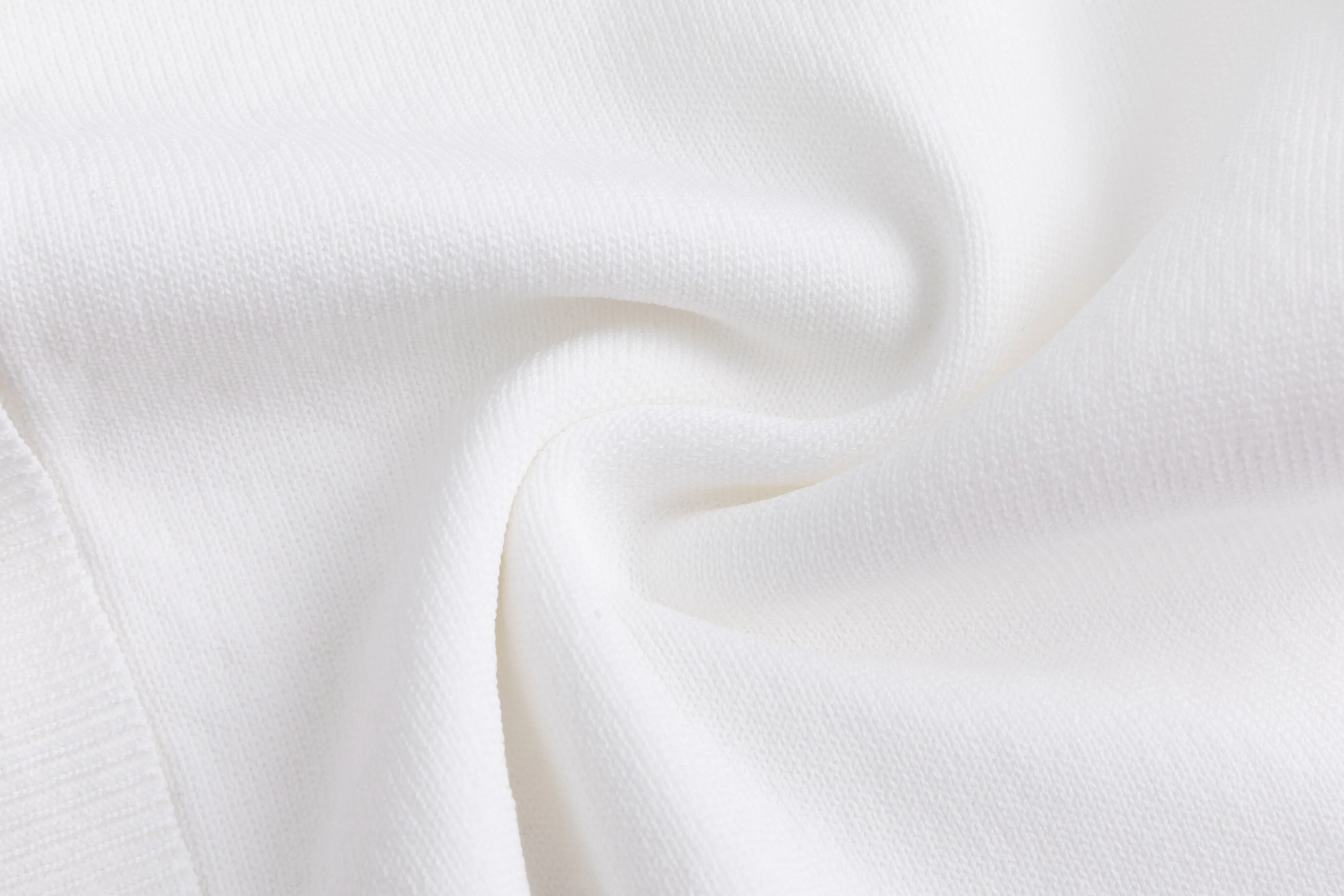 White Cardigan With Bow Shaped Buttons - Image 6