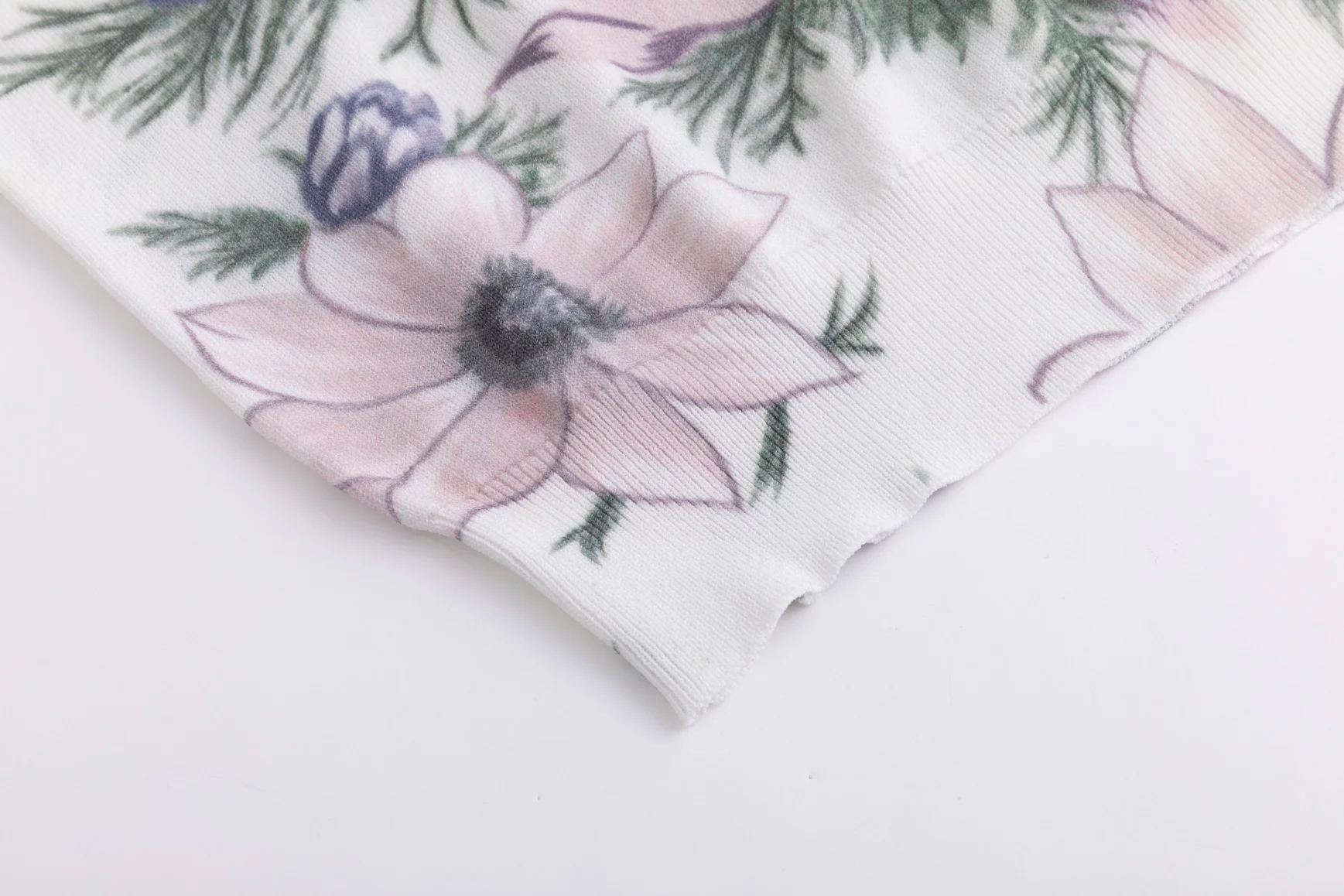 White Knit Top With Pink Floral Print - Image 5